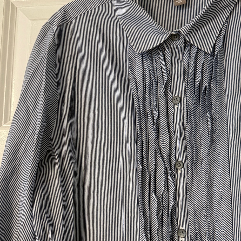 J. Jill Ruffle Front Blue Button Down Shirt - Picture 4 of 4